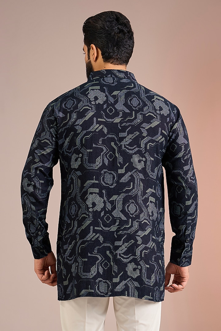 Black Textured Cotton Silk Kurta by Dhruv Vaish at Pernia's Pop Up Shop
