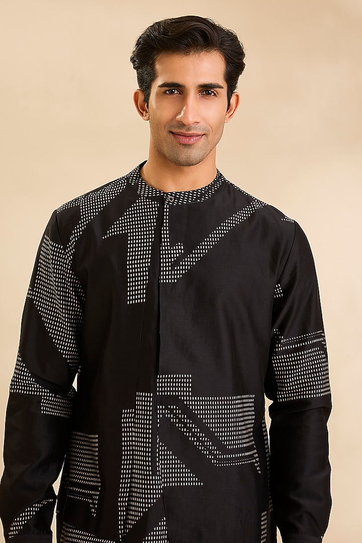 Black Chanderi Kurta Set by Dhruv Vaish at Pernia's Pop Up Shop