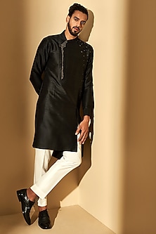 product-color-Black