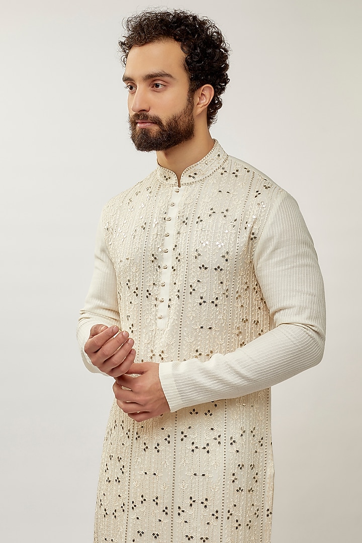 Ivory Cotton Silk Chanderi Embroidered Kurta Set by Dhruv Vaish at Pernia's Pop Up Shop