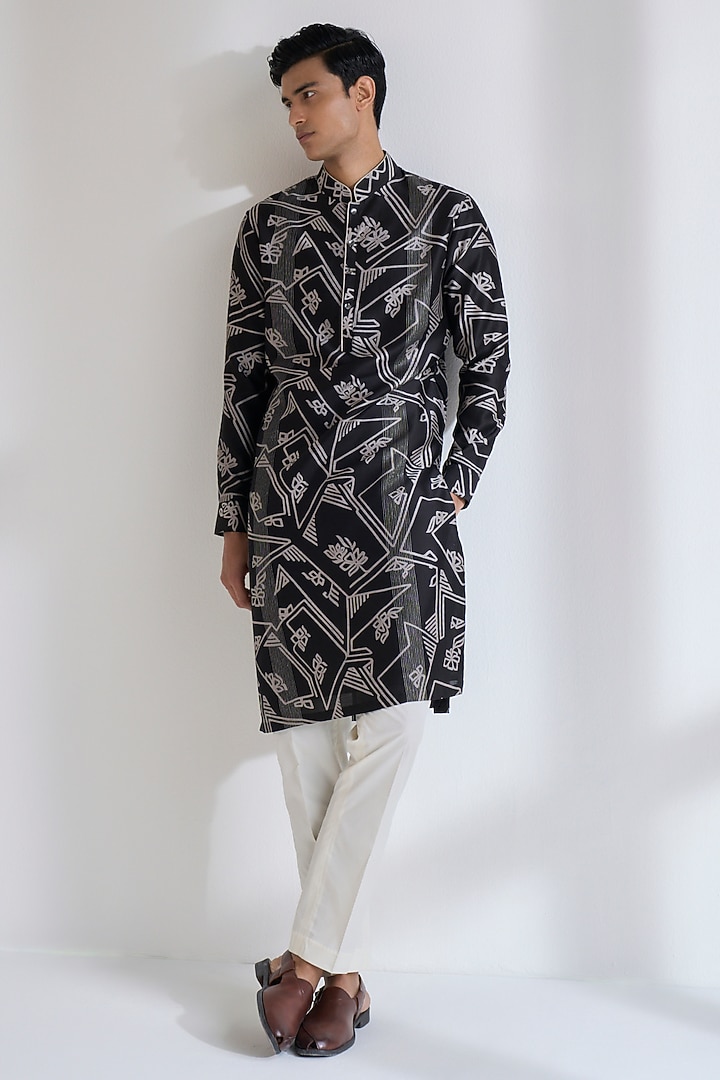 Black Chanderi Geometric Printed & Thread Embroidered Kurta Set by Dhruv Vaish at Pernia's Pop Up Shop