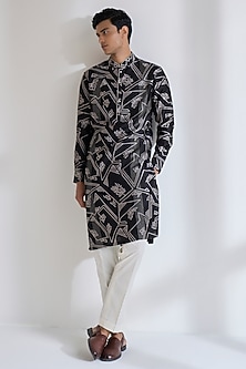 product-color-Black