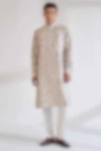 London Fog Chanderi Geometric Printed & Thread Embroidered Kurta Set by Dhruv Vaish at Pernia's Pop Up Shop