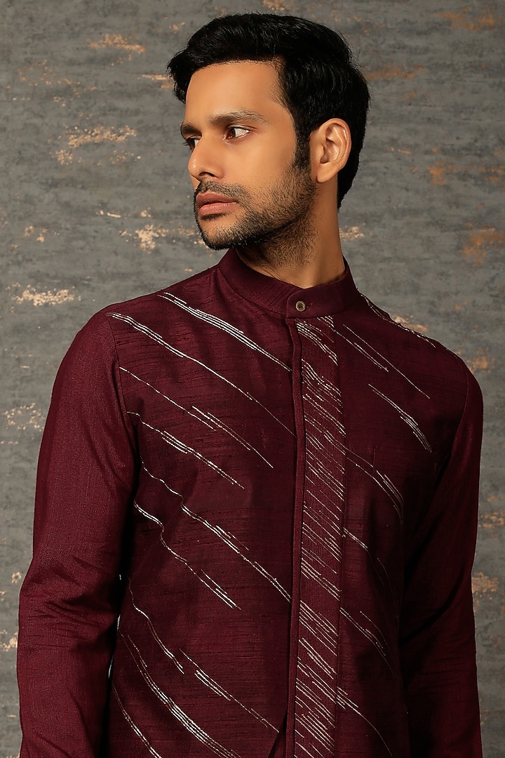 Old Mauve Raw Silk & Cotton Silk Embroidered Kurta Set by Dhruv Vaish at Pernia's Pop Up Shop