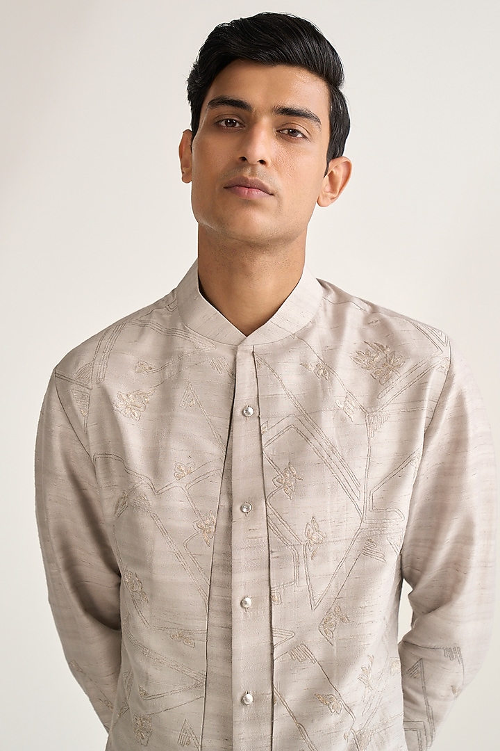 London Fog Raw Silk Embroidered Kurta Set by Dhruv Vaish at Pernia's Pop Up Shop