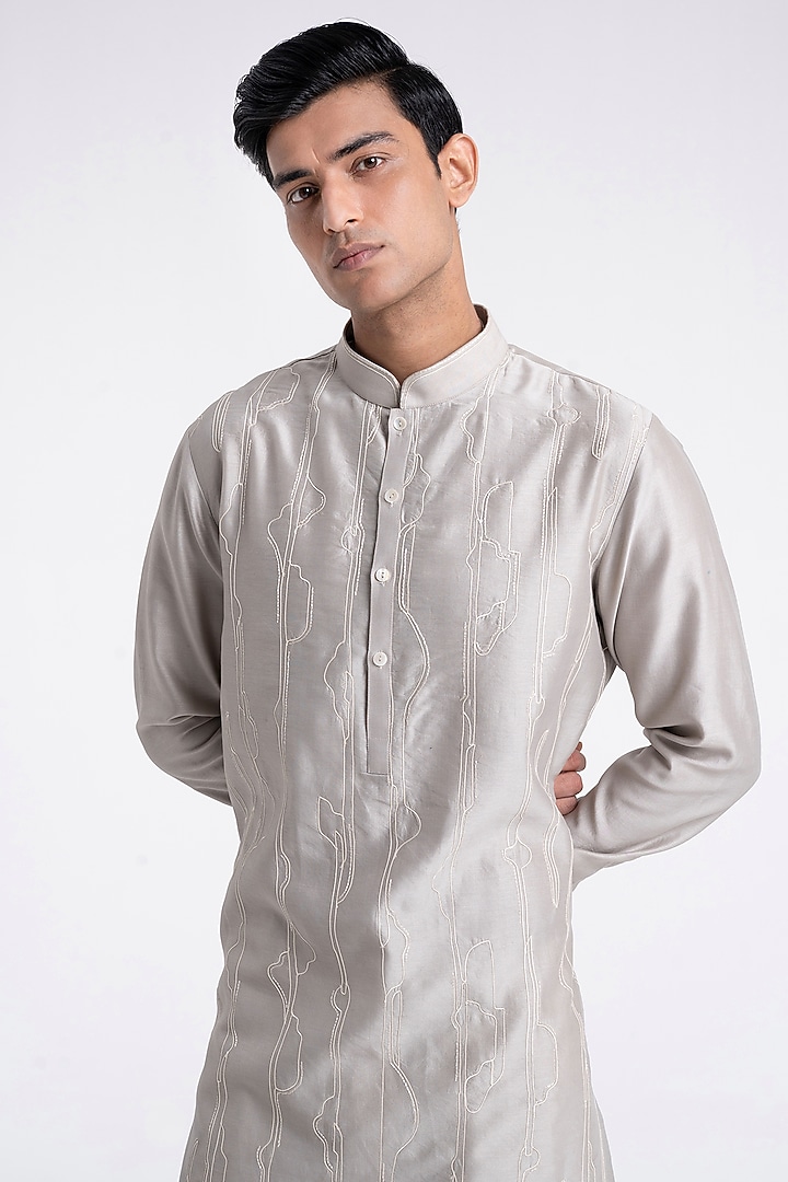 London Fog Chanderi Motif Embroidered Kurta Set by Dhruv Vaish at Pernia's Pop Up Shop