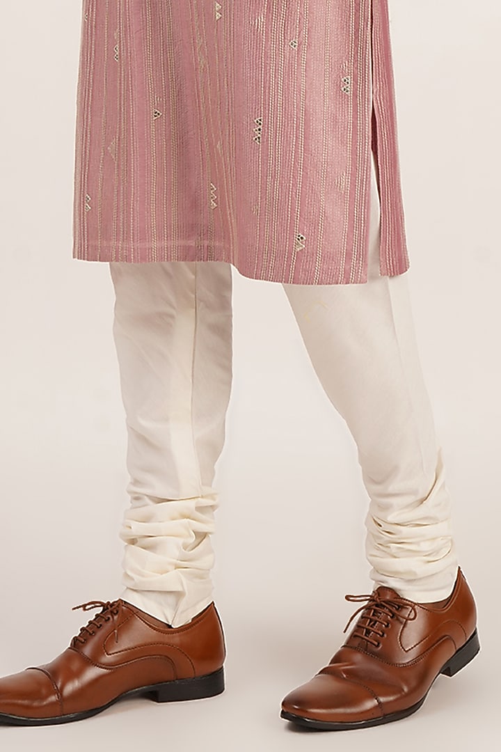 Mauve Mist Cotton Silk Chanderi Thread Embroidered Kurta Set by Dhruv Vaish at Pernia's Pop Up Shop