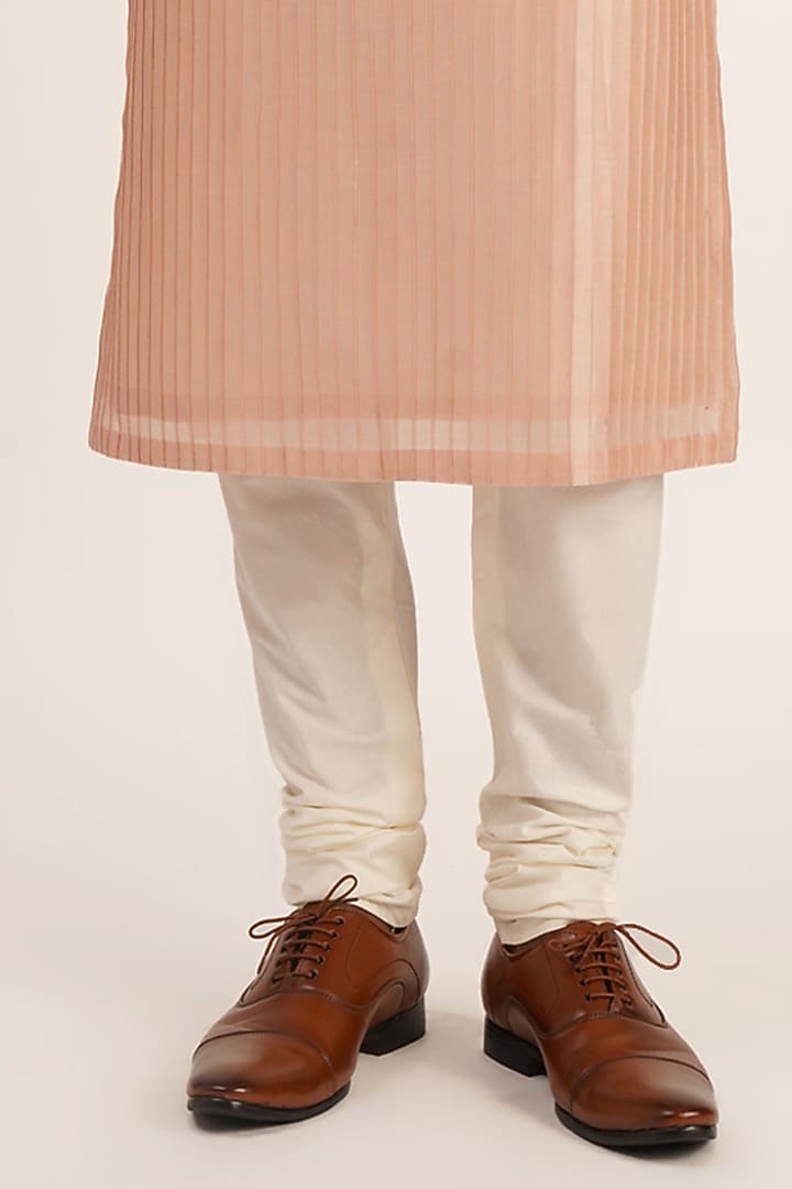 Sandrose Cotton Silk Thread Embroidered Kurta Set by Dhruv Vaish at Pernia's Pop Up Shop
