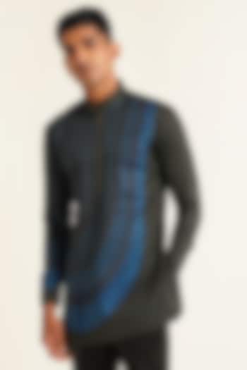 Black-Blue Cotton Satin Curve Printed Kurta by Dhruv Vaish at Pernia's Pop Up Shop