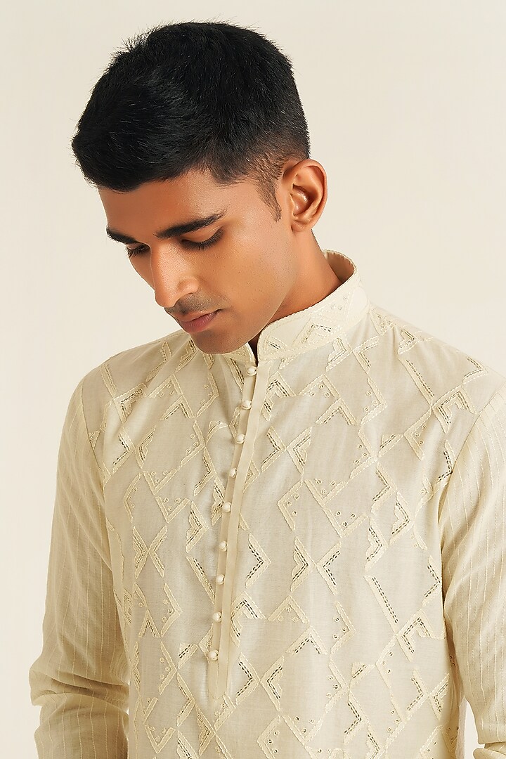 Ivory Cotton Silk Chanderi Thread Embroidered Kurta Set by Dhruv Vaish at Pernia's Pop Up Shop