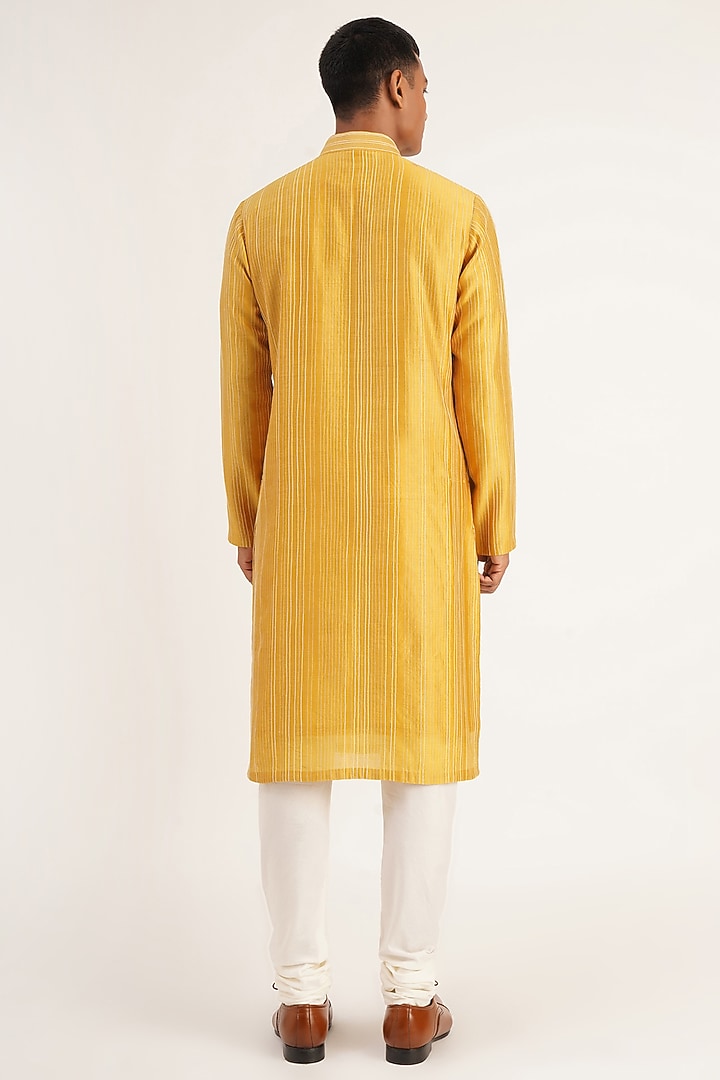 Mauve Mist Cotton Silk Chanderi Thread Embroidered Kurta Set by Dhruv Vaish at Pernia's Pop Up Shop