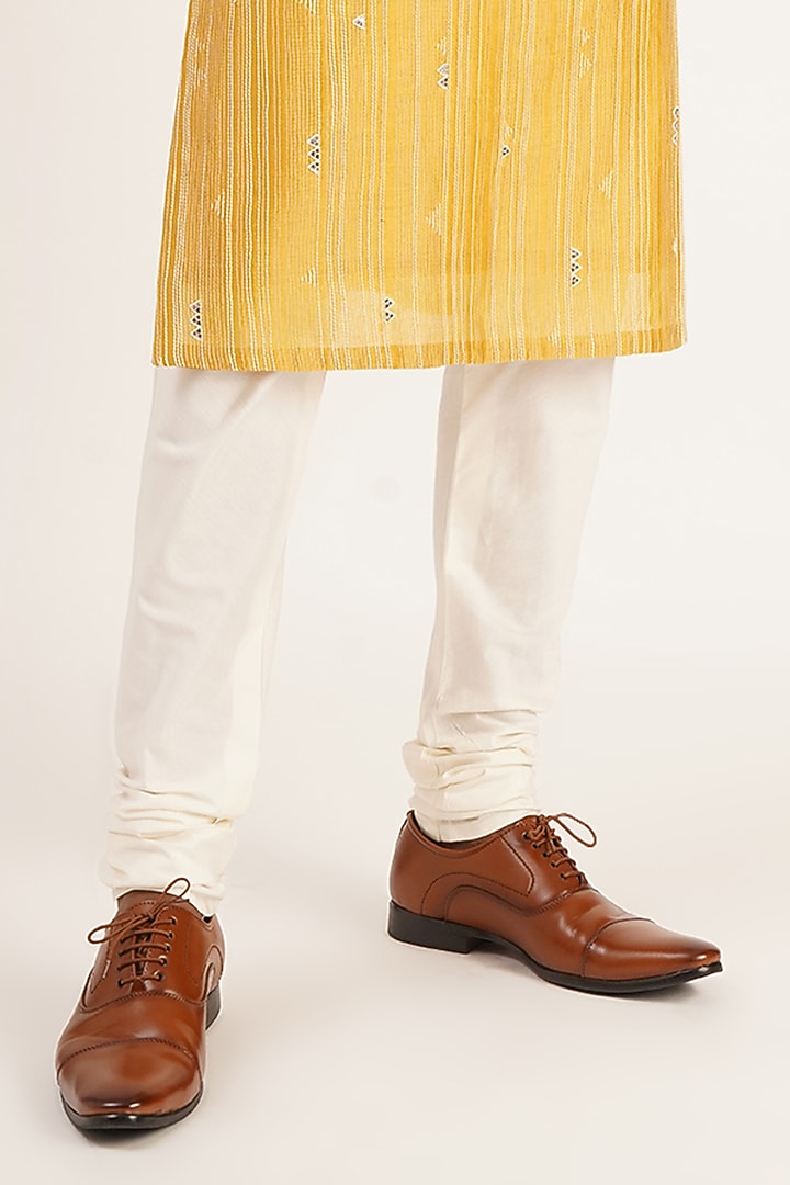 Mauve Mist Cotton Silk Chanderi Thread Embroidered Kurta Set by Dhruv Vaish at Pernia's Pop Up Shop