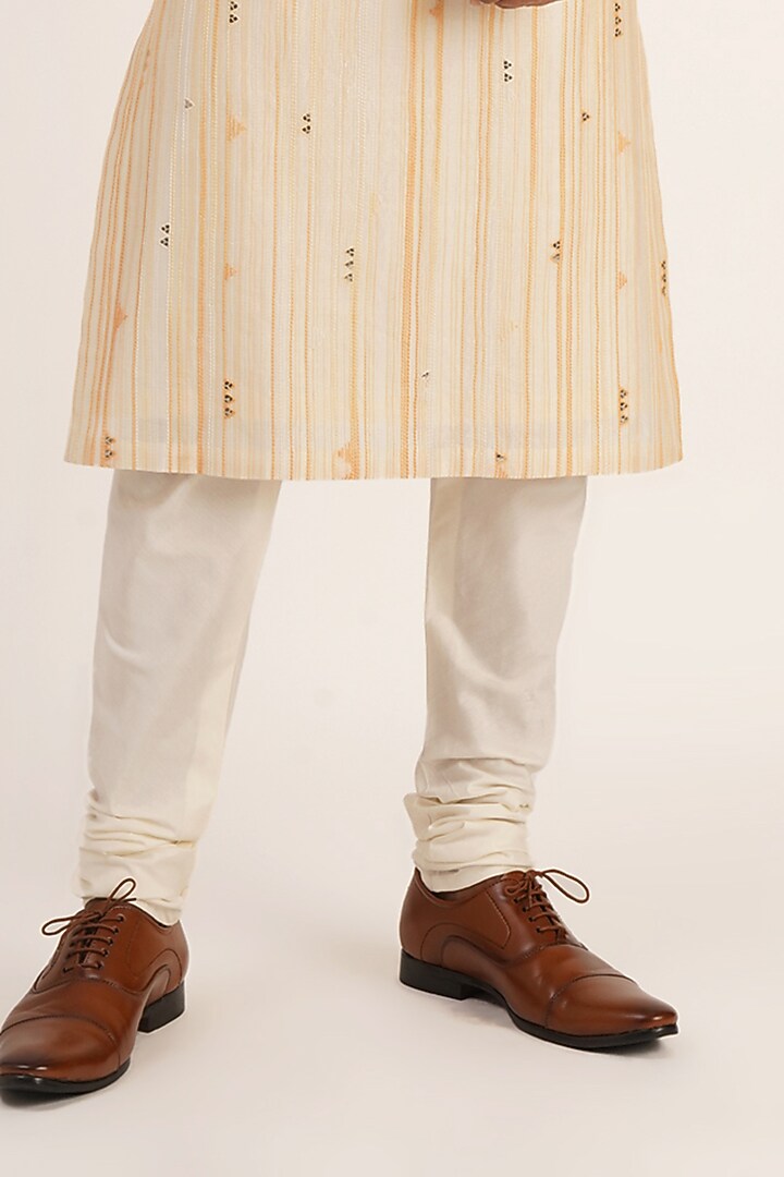 Vanilla Cotton Silk Chanderi Thread Embroidered Kurta Set by Dhruv Vaish at Pernia's Pop Up Shop