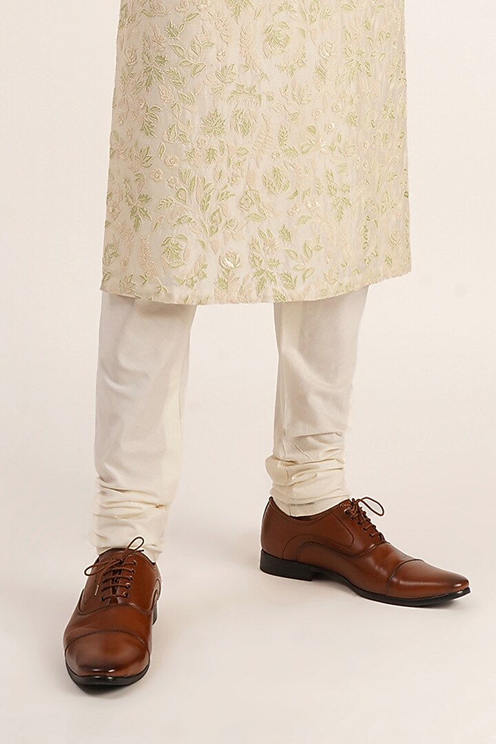Vanilla Cotton Silk Chanderi Embroidered Kurta Set by Dhruv Vaish at Pernia's Pop Up Shop