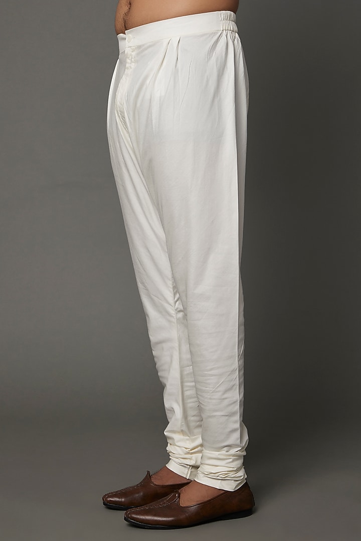 Ivory Cotton Silk Chanderi Thread Embroidered Kurta Set by Dhruv Vaish at Pernia's Pop Up Shop