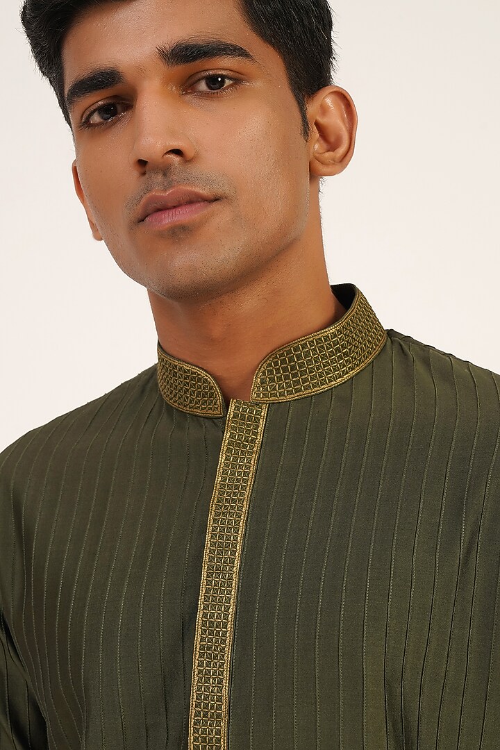 Olive Green Cotton Silk Chanderi Thread Embroidered Pintuck Kurta Set by Dhruv Vaish at Pernia's Pop Up Shop
