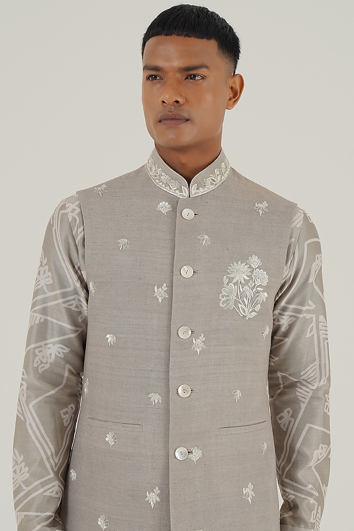 London Fog Silk Floral Motifs Embroidered Nehru Jacket by Dhruv Vaish at Pernia's Pop Up Shop