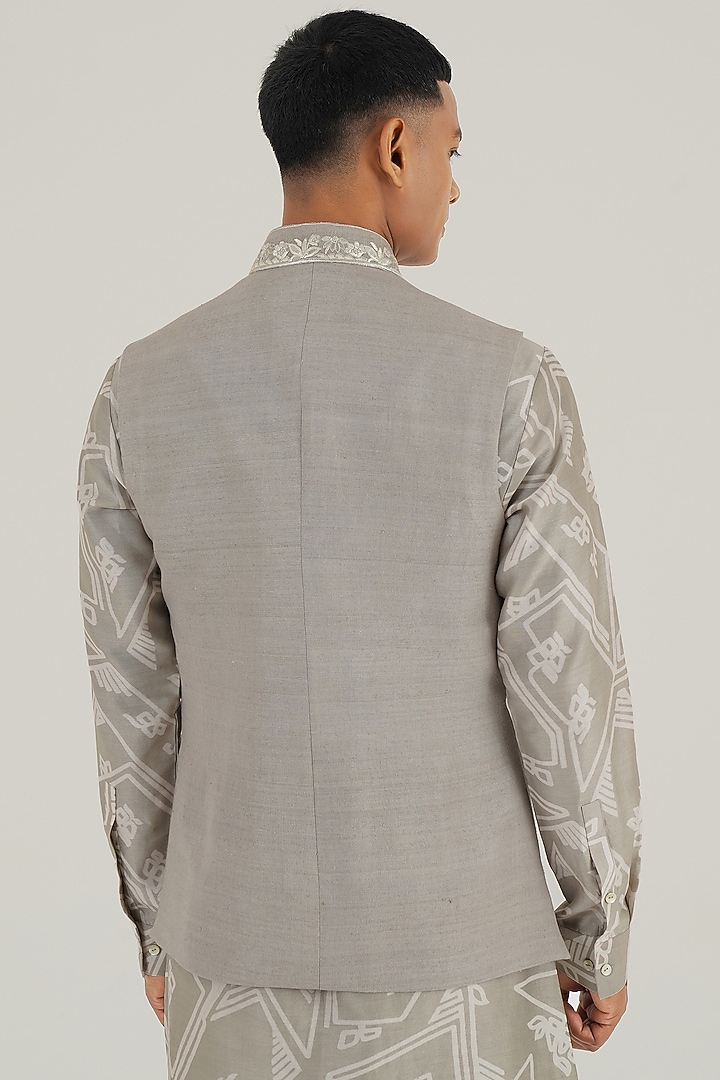London Fog Silk Floral Motifs Embroidered Nehru Jacket by Dhruv Vaish at Pernia's Pop Up Shop