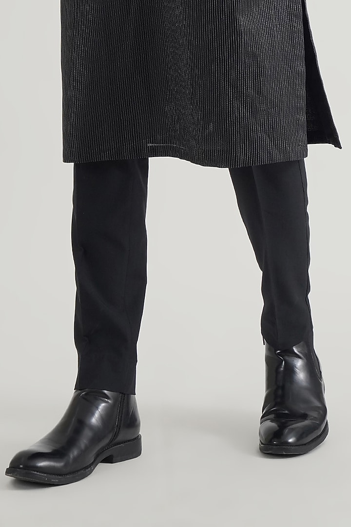 Black Cotton Silk Chanderi Hand Embroidered Kurta Set by Dhruv Vaish at Pernia's Pop Up Shop