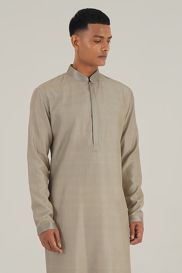 London Fog Cotton Silk Chanderi Hand Embroidered Kurta Set by Dhruv Vaish at Pernia's Pop Up Shop