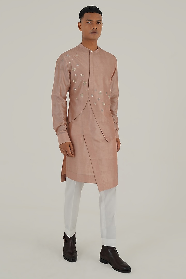 Onion Pink Silk Floral Embroidered Kurta Set by Dhruv Vaish at Pernia's Pop Up Shop