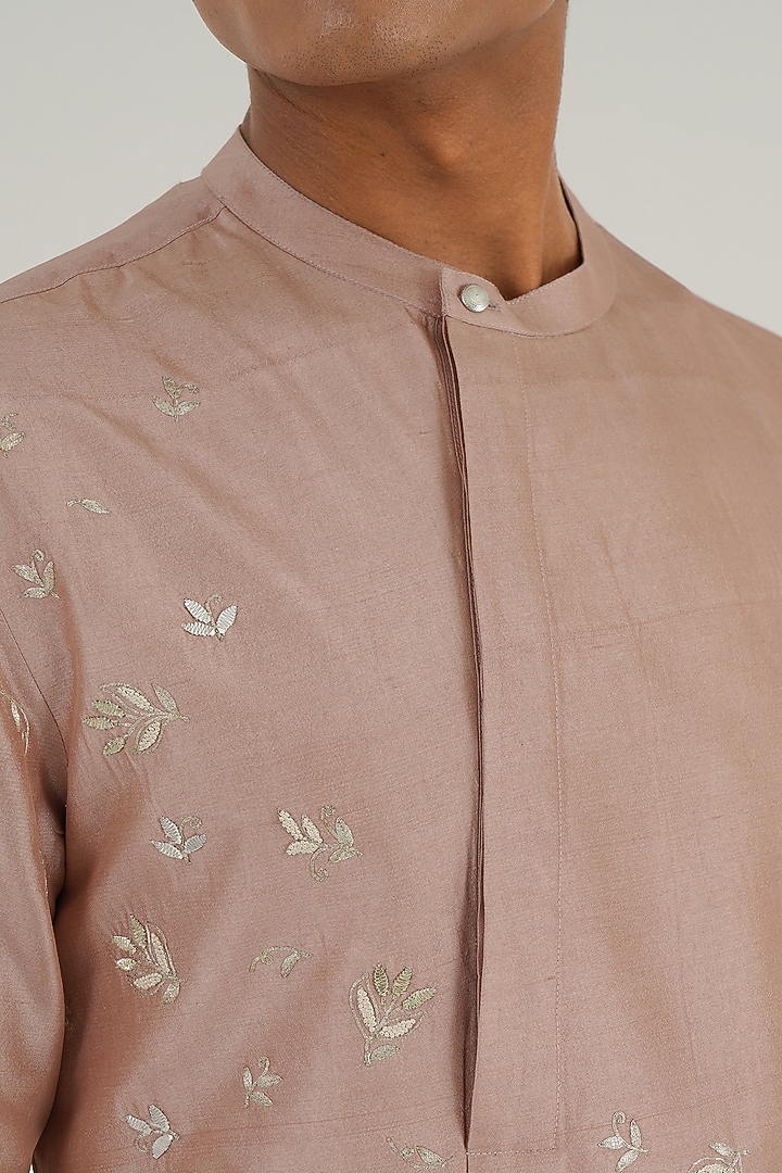 Onion Pink Silk Floral Embroidered Kurta Set by Dhruv Vaish at Pernia's Pop Up Shop