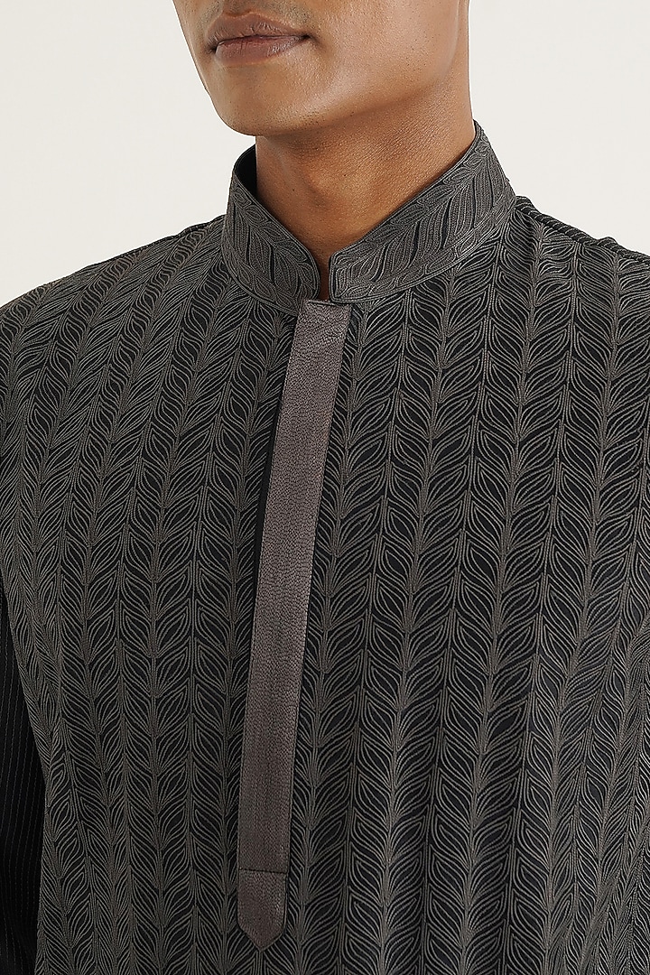 Black Cotton Silk Chanderi Embroidered Kurta Set by Dhruv Vaish at Pernia's Pop Up Shop