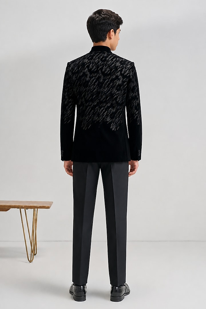 Black Velvet Zari Embroidered Bandhgala For Boys by Dhruv Vaish Kids at Pernia's Pop Up Shop