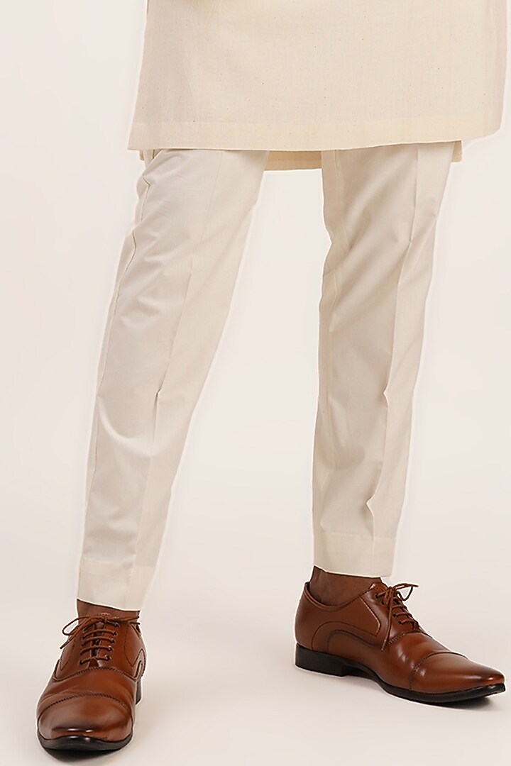 White Handloom Cotton Kurta by Dhruv Vaish at Pernia's Pop Up Shop