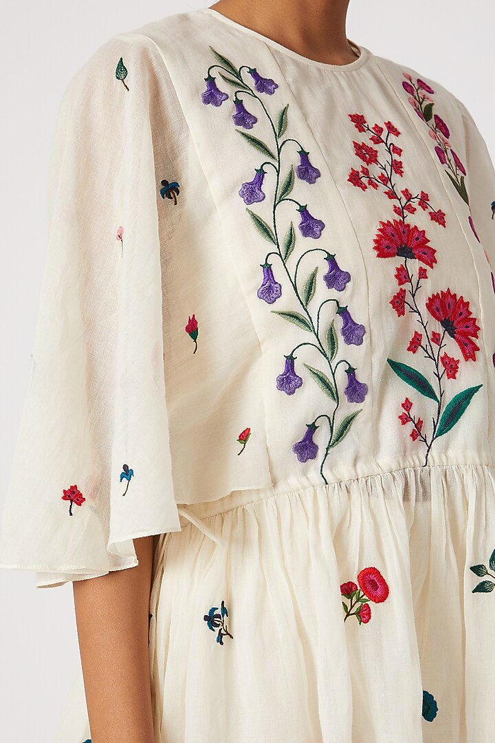 Off White Embroidered Tunic by Divya Anand at Pernia's Pop Up Shop