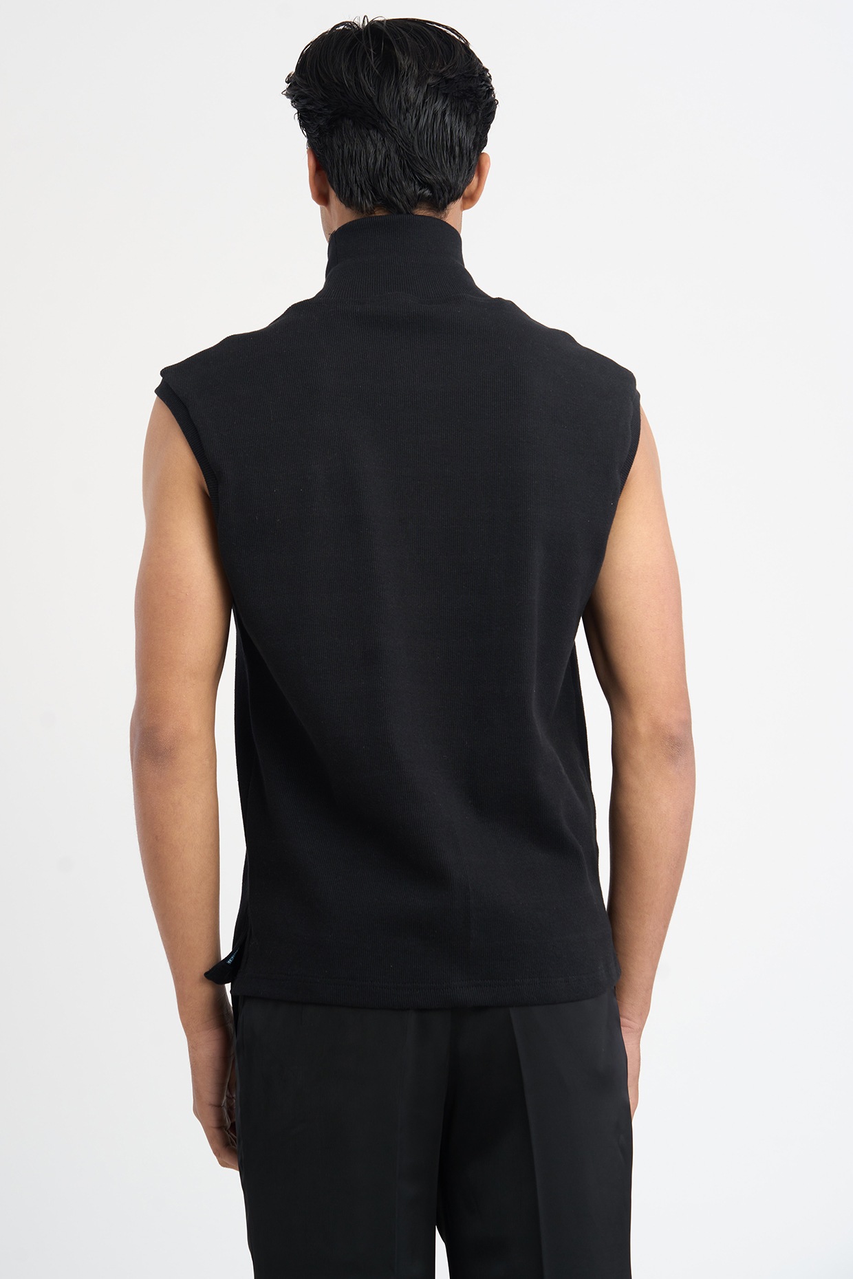 Black Cotton Knit Ribbed Fabric Turtle Neck Sleeveless T