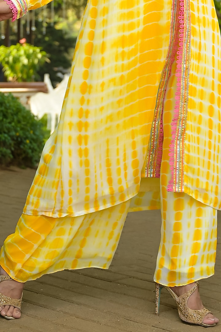 Yellow Georgette Embroidered Kurta Set by Disha Kahai at Pernia's Pop Up Shop