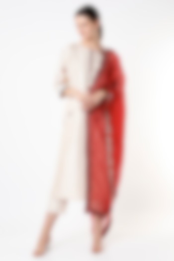 Champa Embroidered Kurta Set by Divyam Mehta at Pernia's Pop Up Shop