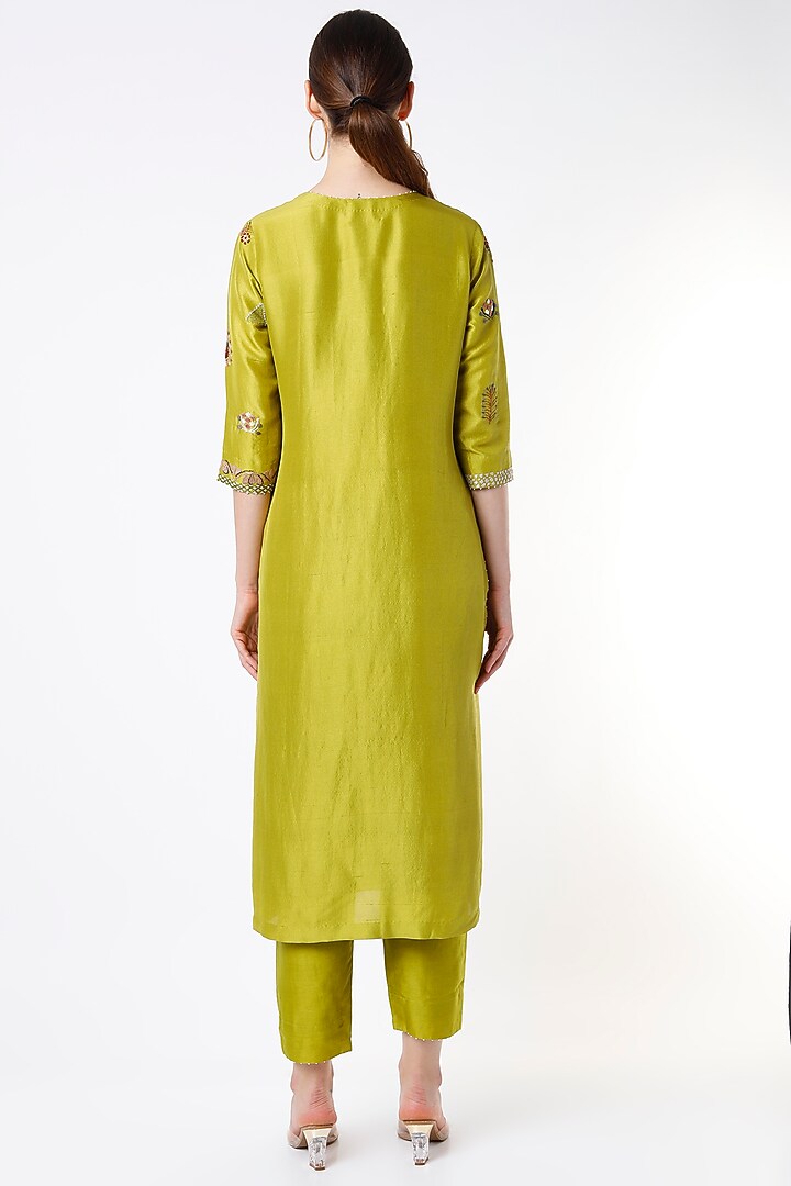Kathal Hand Embroidered Kurta Set by Divyam Mehta at Pernia's Pop Up Shop