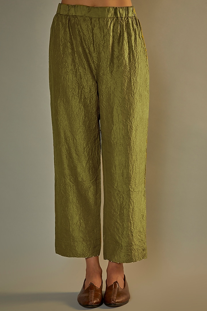 Lebu Mulberry Silk Embroidered Kurta Set by Divyam Mehta at Pernia's Pop Up Shop