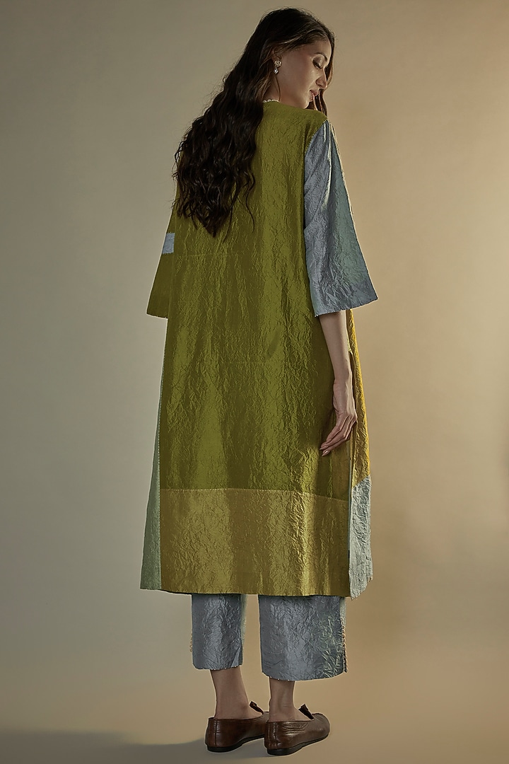 Lebu Mulberry Silk Printed Kurta Set by Divyam Mehta at Pernia's Pop Up Shop