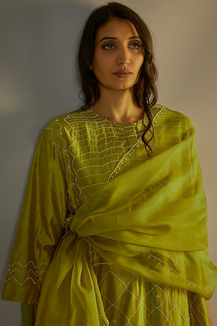 Lebu Mulberry Silk Embroidered Kurta Set by Divyam Mehta at Pernia's Pop Up Shop