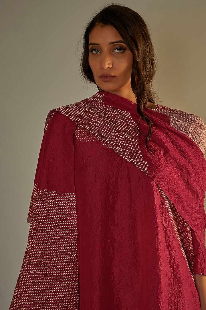 Red Mulberry Silk Embroidered Kurta Set by Divyam Mehta at Pernia's Pop Up Shop
