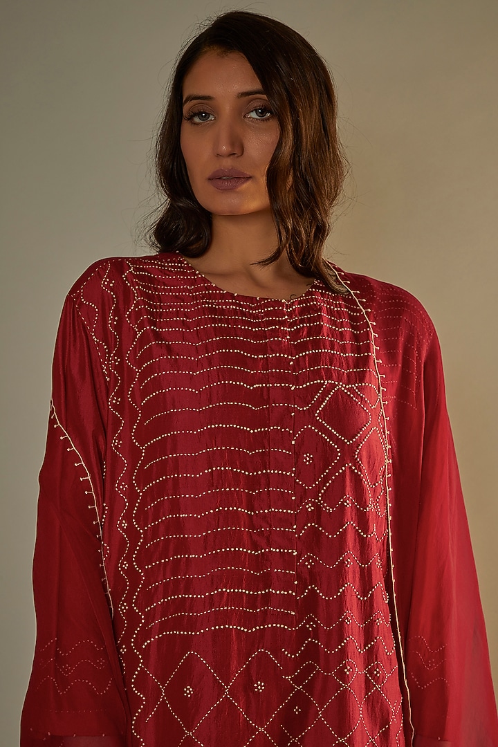 Red Mulberry Silk Embroidered Kurta Set by Divyam Mehta at Pernia's Pop Up Shop