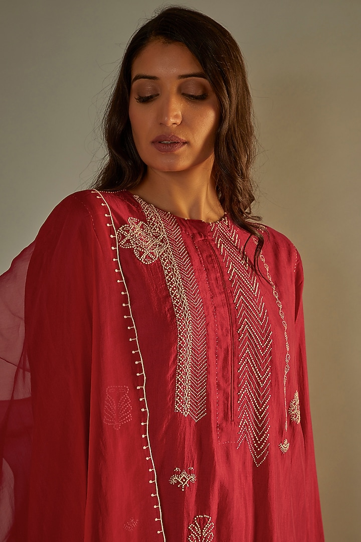 Red Mulberry Silk Embroidered Kurta Set by Divyam Mehta at Pernia's Pop Up Shop