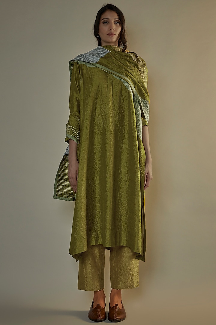 Lebu Mulberry Silk Embroidered Kurta Set by Divyam Mehta