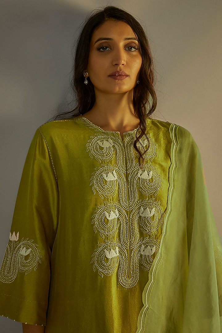 Lebu Dupion Silk Embroidered Kurta Set by Divyam Mehta at Pernia's Pop Up Shop