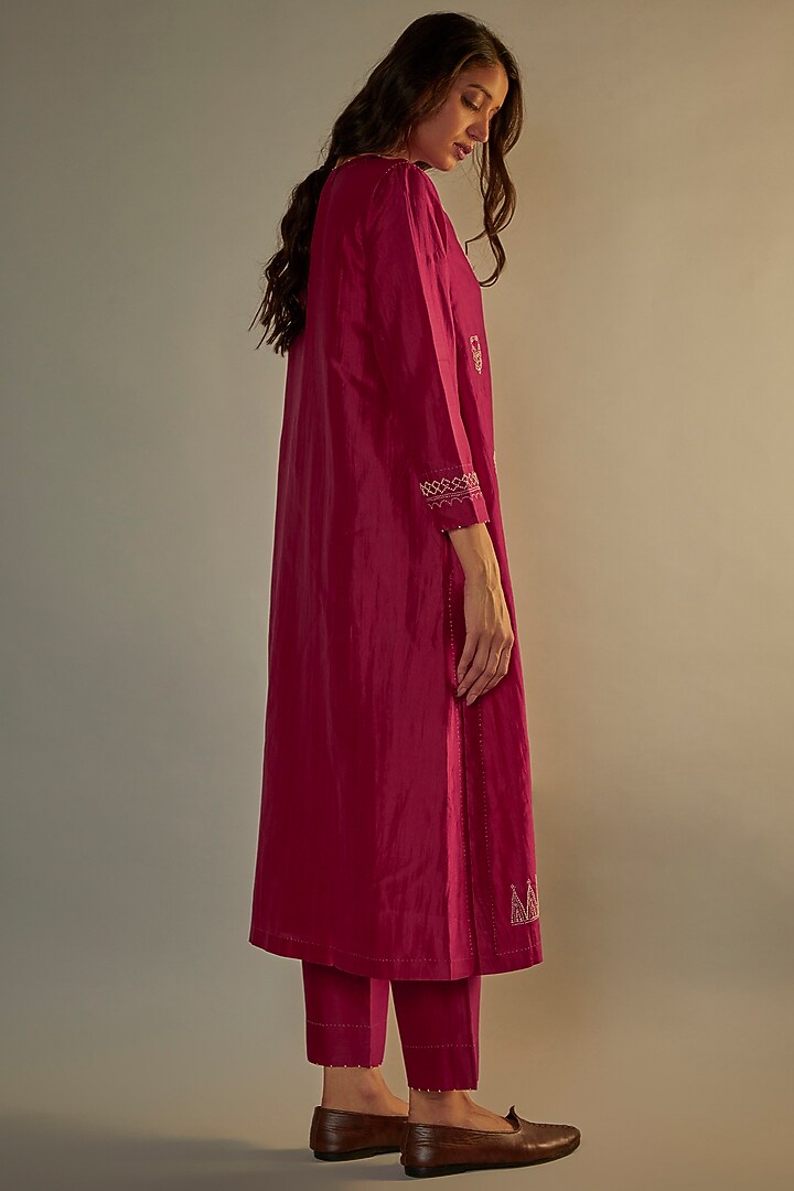 Red Mulberry Silk Embroidered Kurta Set by Divyam Mehta at Pernia's Pop Up Shop