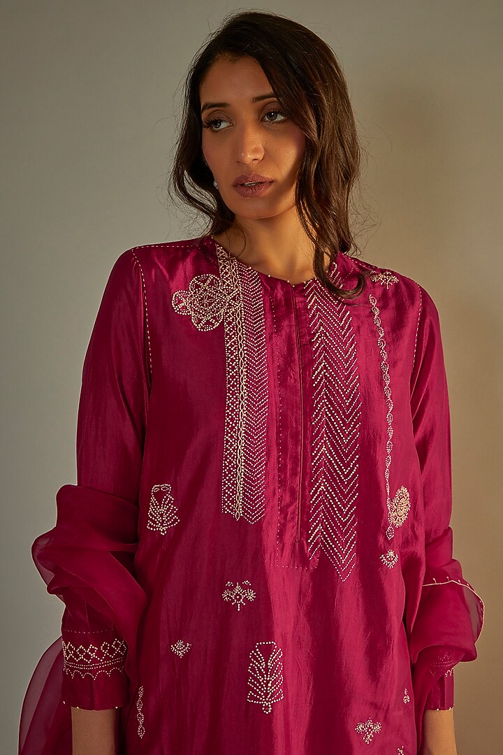 Red Mulberry Silk Embroidered Kurta Set by Divyam Mehta at Pernia's Pop Up Shop