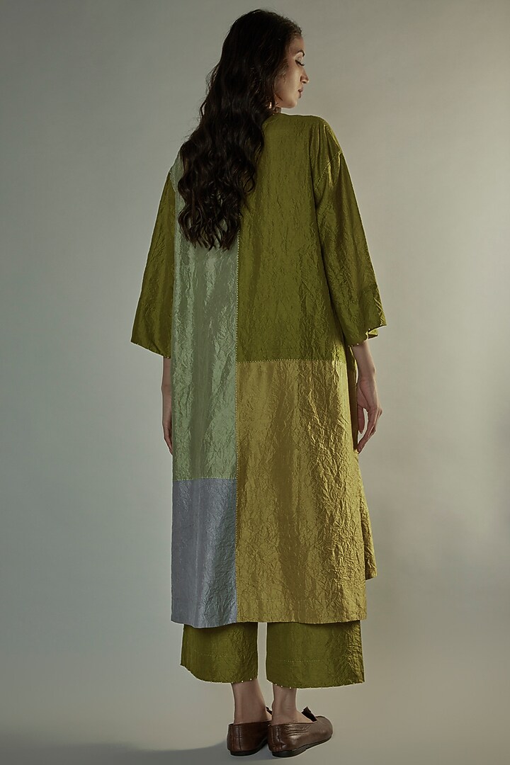 Lebu Mulberry Silk Printed Kurta Set by Divyam Mehta at Pernia's Pop Up Shop