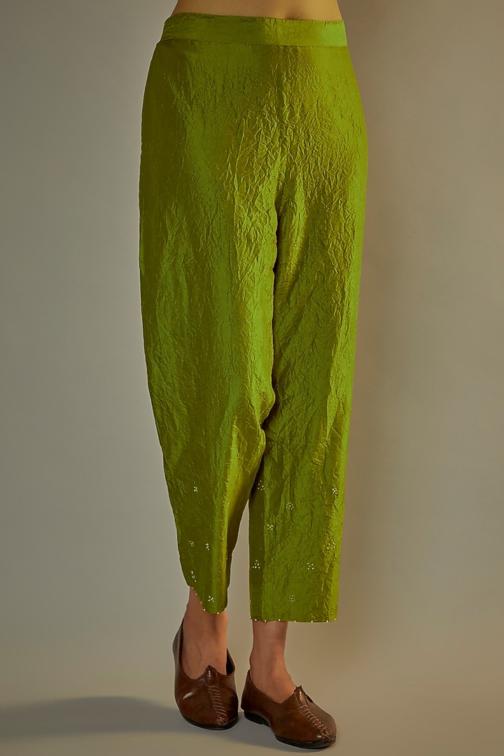 Lebu Mulberry Silk Embroidered Kurta Set by Divyam Mehta at Pernia's Pop Up Shop
