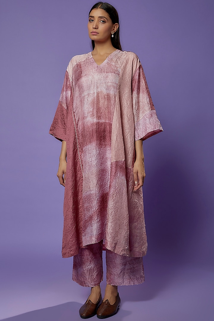 Pink Mulberry Silk Printed Kurta Set by Divyam Mehta at Pernia's Pop Up Shop