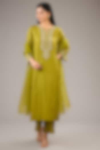 Green Mulberry Silk French Knot Embroidered Long Kurta Set by Divyam Mehta at Pernia's Pop Up Shop