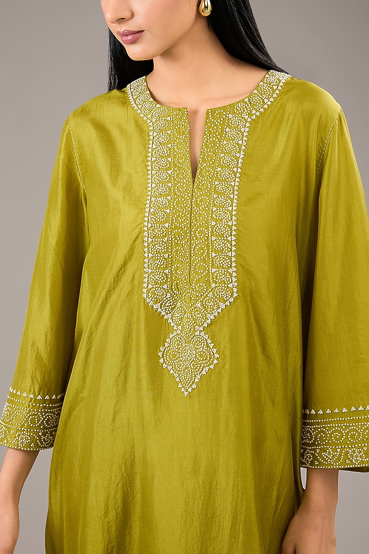 Green Mulberry Silk French Knot Embroidered Long Kurta Set by Divyam Mehta at Pernia's Pop Up Shop