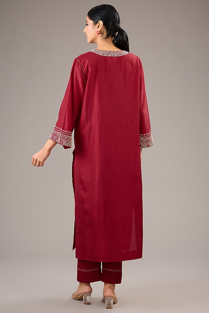 Red Mulberry Silk French Knot Embroidered Long Kurta Set by Divyam Mehta at Pernia's Pop Up Shop